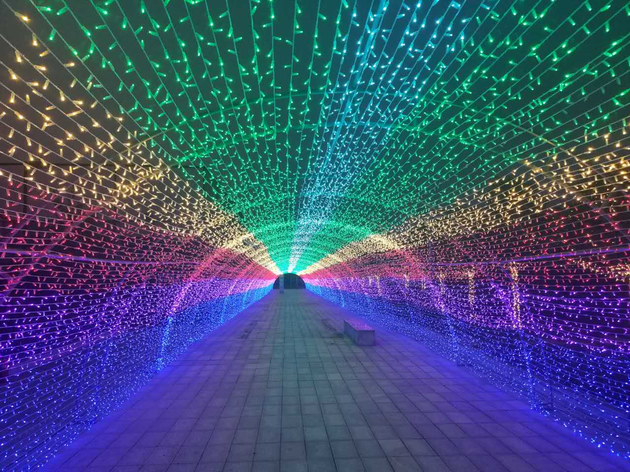 光与影的视觉盛宴，洛阳泉舜·国际空中灯光艺术节璀璨开幕